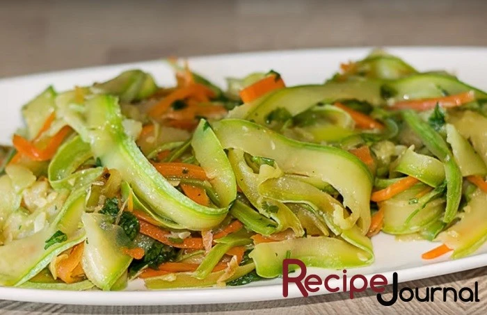 Низкокалорийная лапша из кабачков - рецепт блюда из овощей