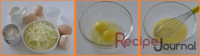 Отварим пару яиц для припёка, тонко шинкуем белокочанную капусту. В миску, где будем готовить тесто для безглютеновых блинов вбиваем два сырых яйца. Взбиваем яйца.