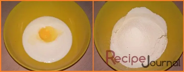 Для теста в миску добавляем кефир, яйцо, соль, разрыхлитель, перемешиваем и добавляем муку. Снова хорошо перемешиваем.