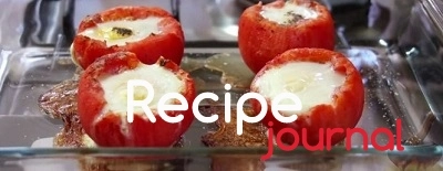 Разогреваем духовку до 200<sup>о</sup>, ставим в неё форму с помидорами минут на 15. Когда белок побелеет, вынимаем помидоры из духовки, выкладываем на блюдо и посыпаем зеленью.