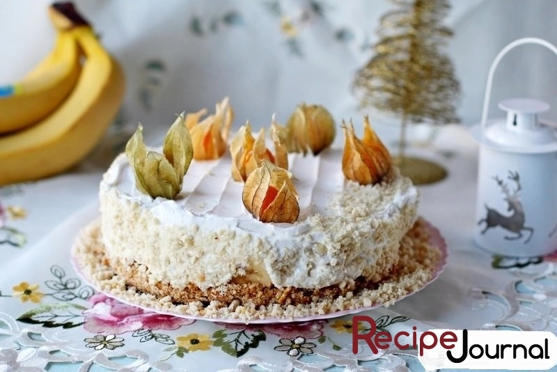 Рецепт новогоднего десерта - банановый торт со сливками, без выпечки