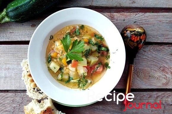 Легкий овощной суп из кабачков и чечевицы - рецепт вегетарианского  блюда