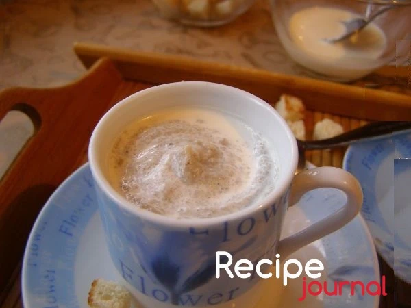 Низкокалорийный суп-пюре из грибов с сыром - простой рецепт