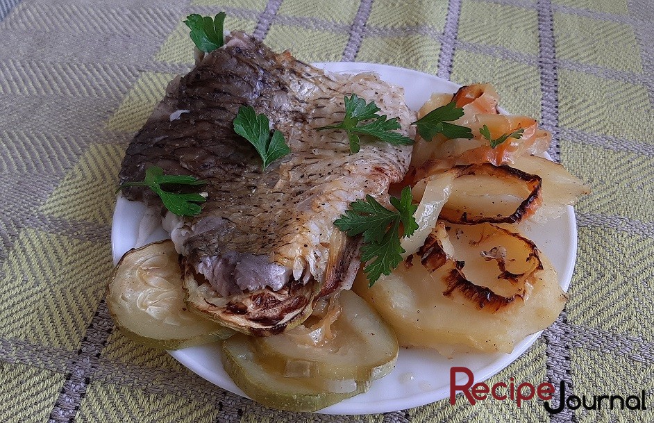 Карп -рецепт блюда из рыбы с овощами, запеченная в рукаве