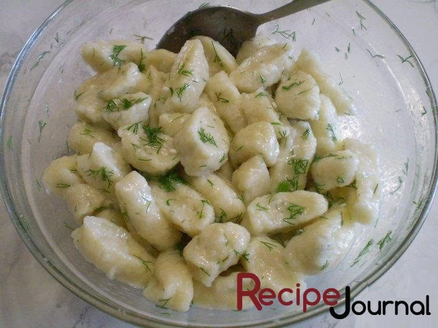 Творожные галушки с йогуртом и зеленым луком - фото рецепт кулинарного портала steklorez69.ru