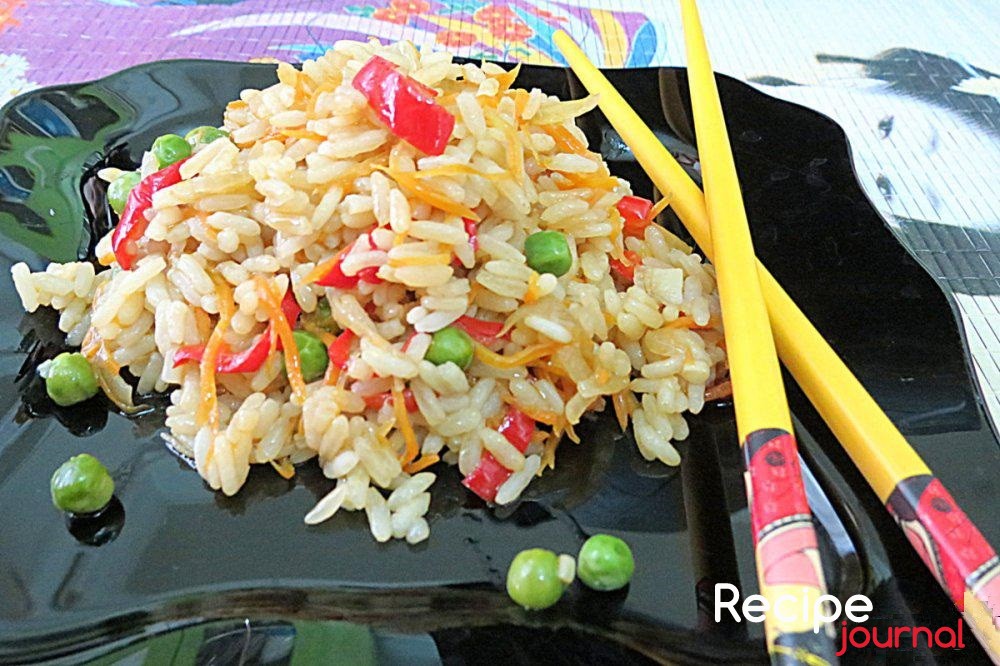 Рис с овощами и соевым соусом - японский ужин