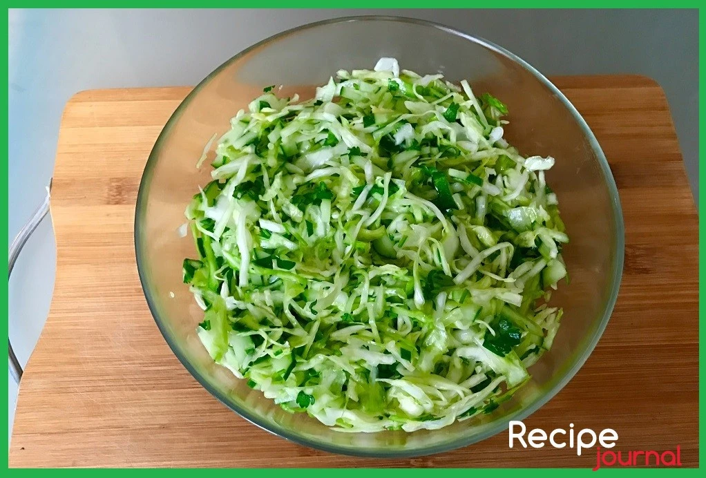 Рецепт простого и легкого салата из свежей капусты