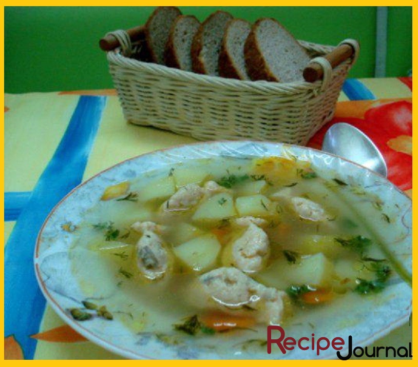 Суп с рыбными фрикадельками - простой рецепт