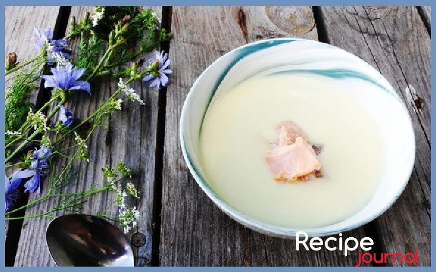 Суп-пюре с лососем и кабачком - летний рецепт