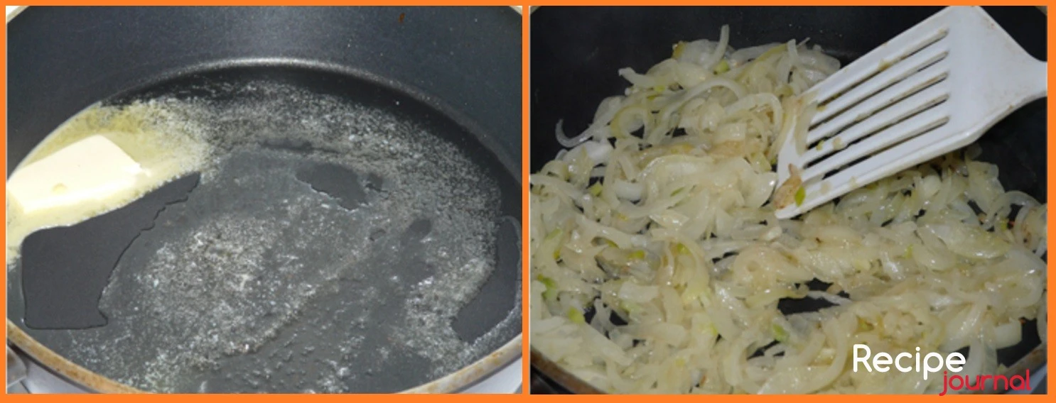 В глубокой сковороде разогреваем оба вида масла и пассеруем до прозрачности лук.