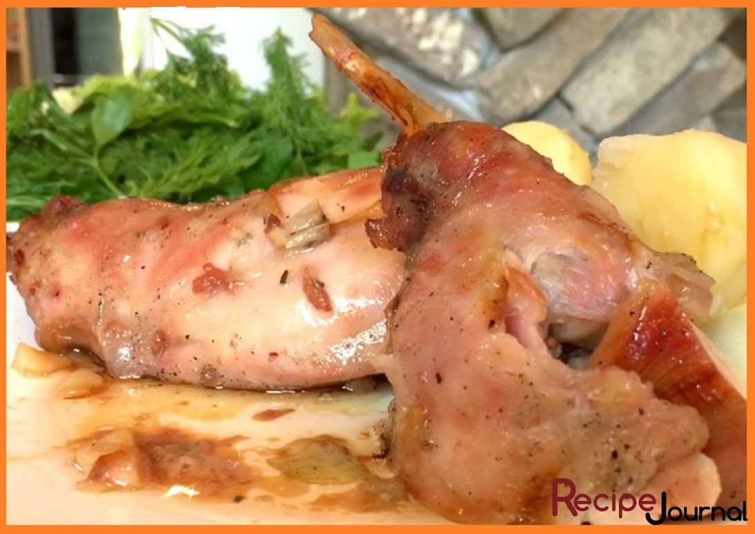 Кролик, запеченный в духовке - рецепт сочного блюда из мяса
