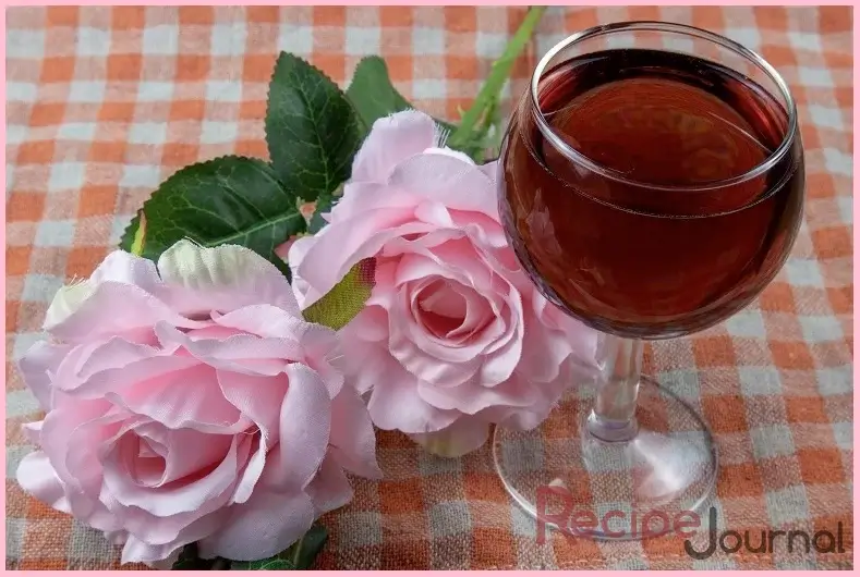 Вино из лепестков роз - рецепт изысканного напитка