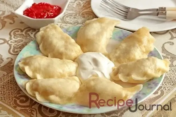 Паровые вареники на кефире с картошкой - рецепт русской кухни